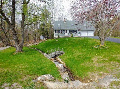 26 Oak Ridge Dr, Standish, ME 04084-6019