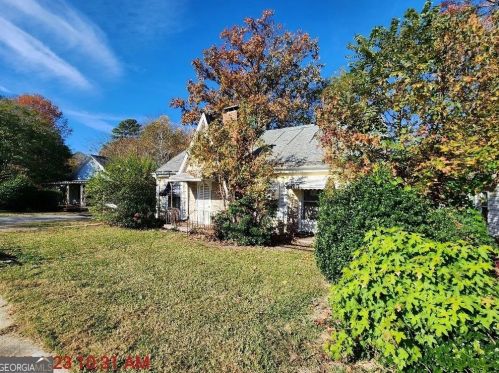 958 Currahee St, Toccoa, GA 30577-2502