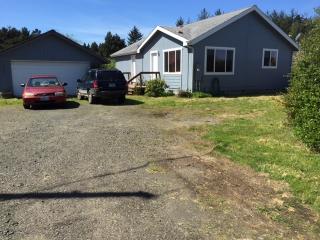 54922 Rosa Rd, Bandon OR  97411-7210 exterior