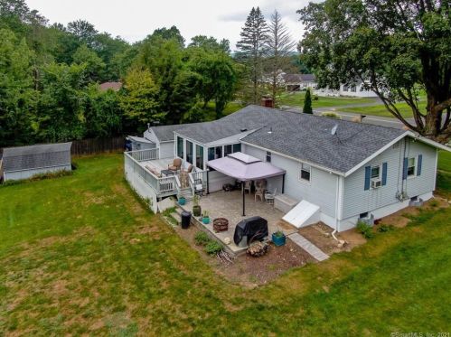35 East St, Granby, CT 06035-1005
