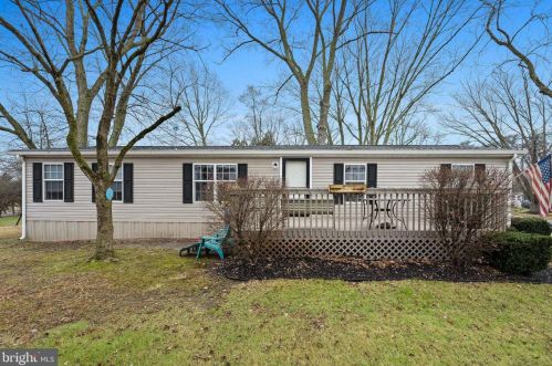 5 Maple Ave, Harrison Township, NJ 08062-9554