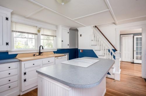 151 Locust St, Dover, NH 03820-4008