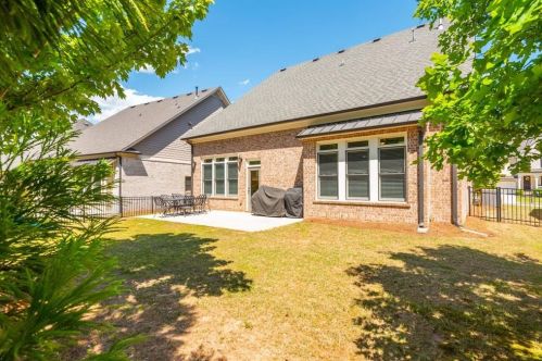 3486 Brookleigh Ln, Atlanta GA  30319-2218 exterior