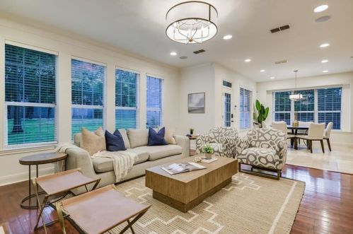3001 Chatelaine Dr, Austin TX  78746-6895 exterior