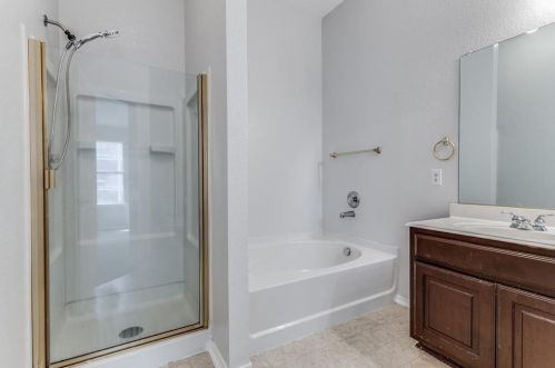 1233 Mountain Air Trl, Fort Worth TX  76131-5446 exterior
