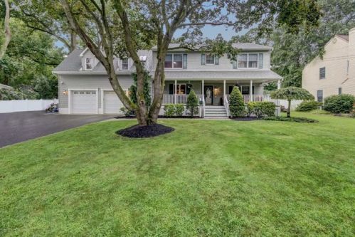 1 Roma Ct, Lincroft, NJ 07738-1422
