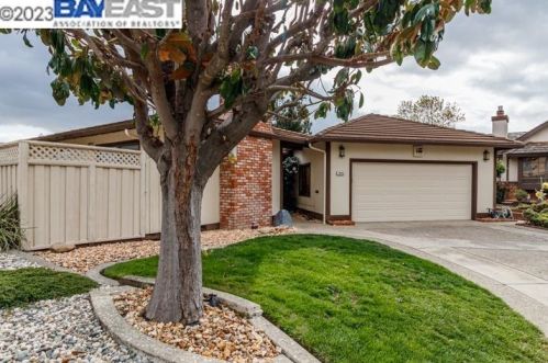 19889 Carnation Ln, Hayward, CA 94546-4008
