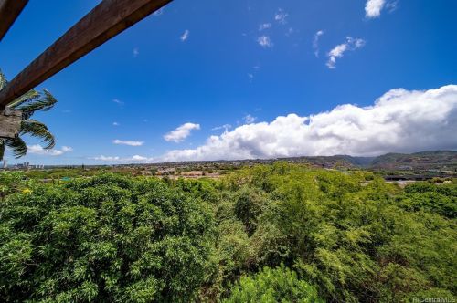 1620 Piikea St, Honolulu HI  96818-1843 exterior