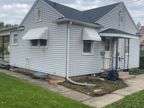 1030 Sanger St, Ottawa, IL 61350-1742