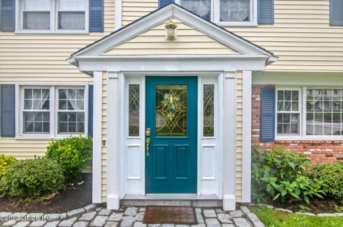 20 Old Orchard Rd, Riverside, CT 06878-1007