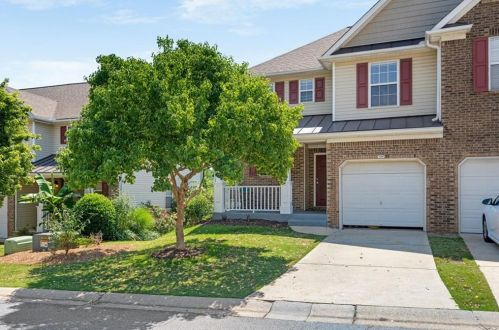 124 Fox Creek Dr, Holly Springs, GA 30188-5718