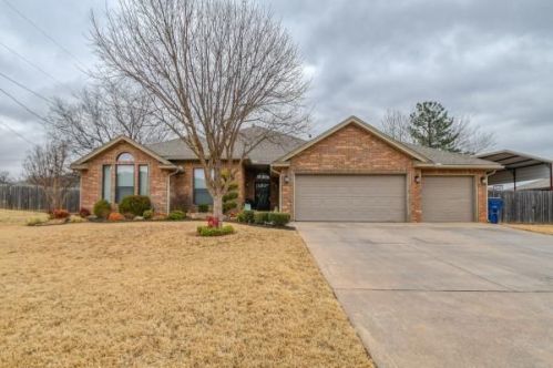 504 Sunset Dr, Purcell, OK 73080-3037