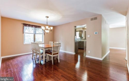 142 Hawthorne Ave, Tavistock NJ 08033-1401 exterior