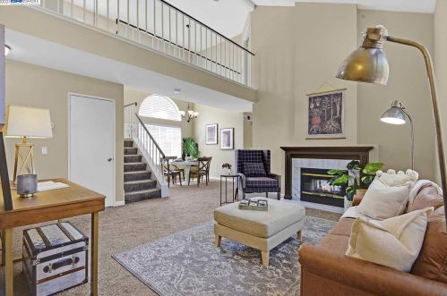 3143 Half Dome Dr, Pleasanton, CA 94566-8702