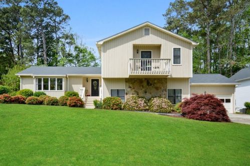 2731 Interlaken Dr, Marietta, GA 30062-5667