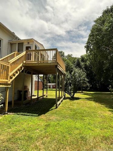 344 Raymond St, Waterbury, CT 06706-2135