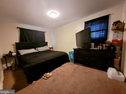 8202 Ditman St, Philadelphia PA 19136-2814 exterior