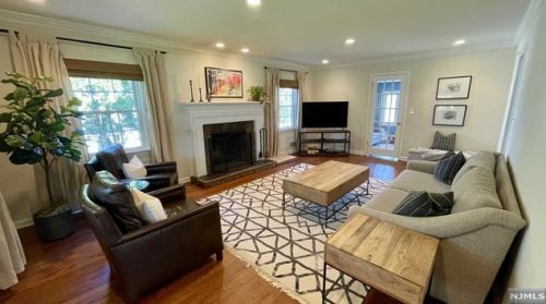 104 Deerfield Ct, Oradell, NJ 07649-1914