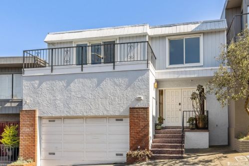 1662 14th Ave, San Francisco, CA 94122-3569