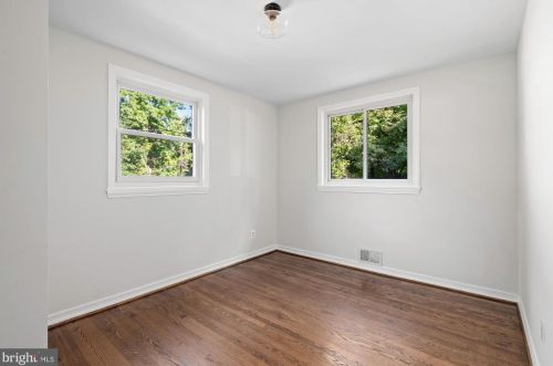 407 Greenbrier Dr, Silver Spring MD 20910-4230 exterior