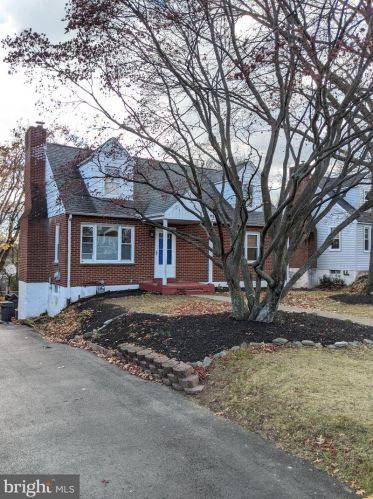 4521 Clarendon St, Harrisburg, PA 17109-4431
