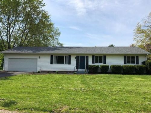 17742 Village Green Rd, Petersburg, IL 62675-7236