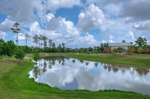 8153 Threadtail St, Conroe, TX 77385-1116