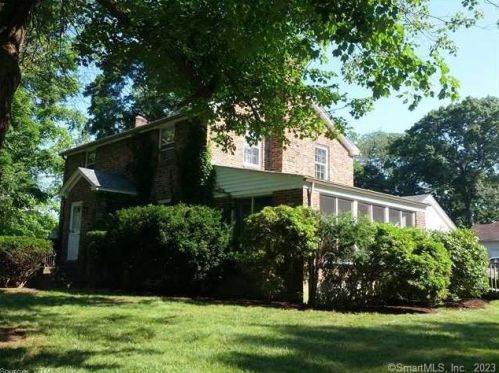 64 Broadway St, Colchester, CT 06415-1050