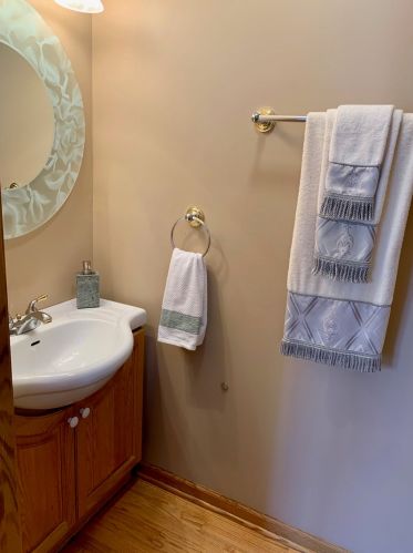 8453 North Ter, Niles IL  60714-2369 exterior