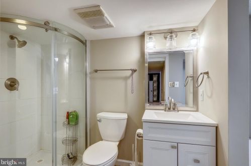 8401 Cedar St, Silver Spring MD 20910-4324 exterior