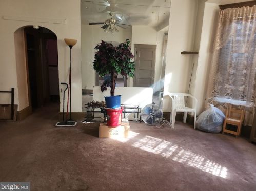 4937 11 St, Philadelphia PA 19112-1308 exterior