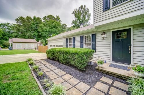 3010 Clearbrook Dr, Marietta, GA 30068-3131