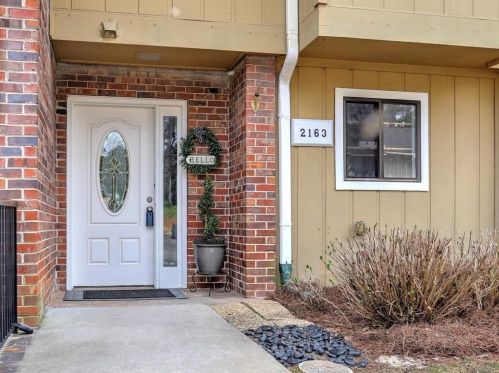 2163 Palmyra Dr, Marietta, GA 30067-6680