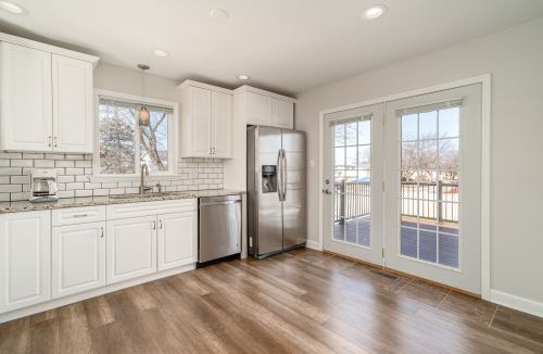 5942 Stuart Ln, Oak Forest, IL 60452-2832