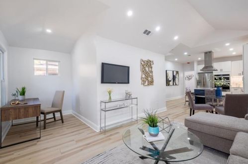 763 Center Hill Ave, Atlanta GA  30318-6236 exterior