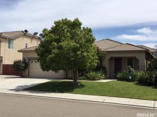 1160 Lucio St, Manteca, CA 95336-8242