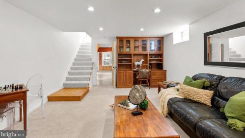 1118 Dl Dr, Silver Spring MD 20910-1601 exterior