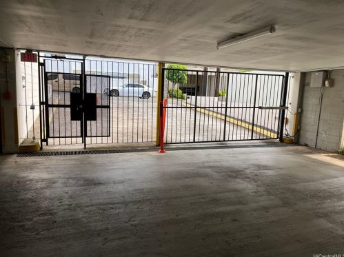 1560 Thurston Ave, Honolulu HI  96822-3701 exterior