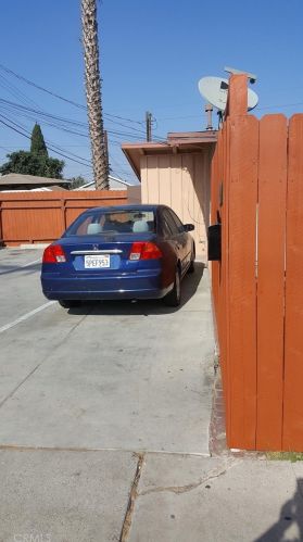 11525 Inglewood Ave, Hawthorne, CA 90250-2028