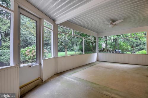 1455 Country Club Dr, Lancaster PA  17601-5211 exterior