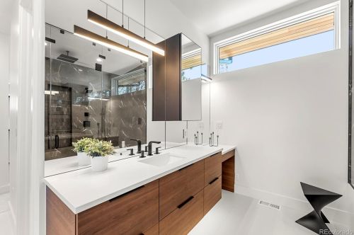 267 Clermont St, Denver CO  80246-1039 exterior