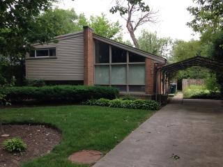 1261 Cavell Ave, Highland Park, IL 60035-2913