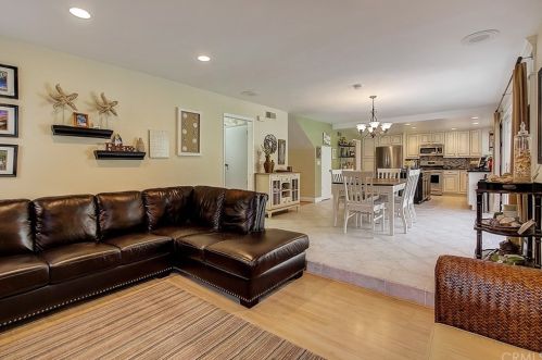 14912 Elm Ave, Irvine CA  92606-2611 exterior