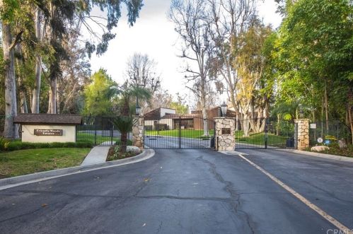 9439 Friendly Woods Ln, Whittier, CA 90605-1658