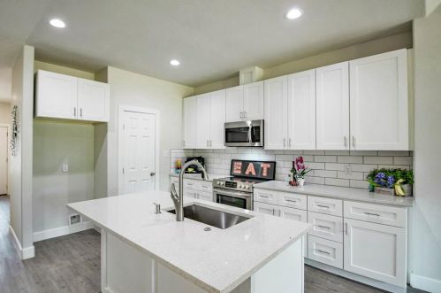 2817 Steepleridge Cir, Granbury TX  76048-6440 exterior