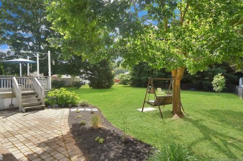 172 Spruce Brook Rd, Kensington, CT 06037-3732
