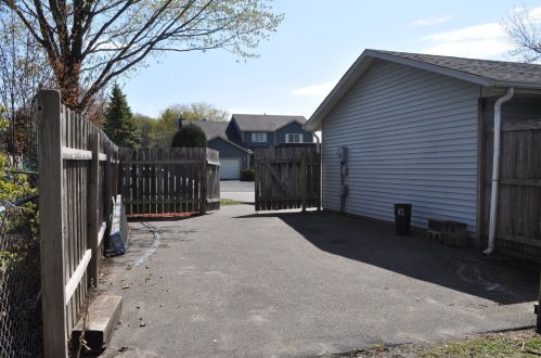 8102 137th St, Saint Paul MN  55124-9517 exterior