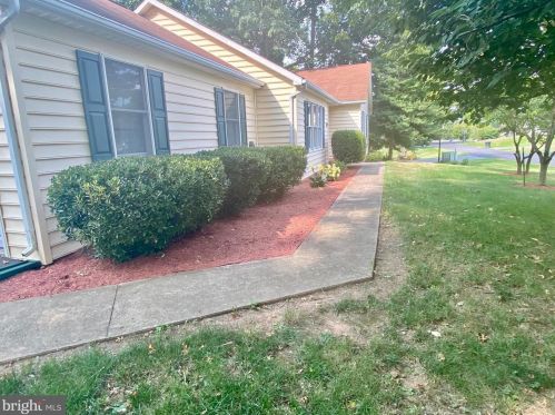 53 Berkeley Dr, Charles Town, WV 25414