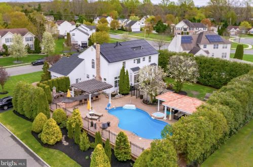 42 Turtle Creek Dr, Harrison Township, NJ 08062-2814
