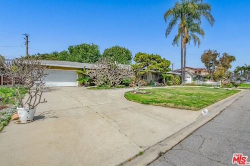 9915 Arrington Ave, Downey, CA 90240-3427